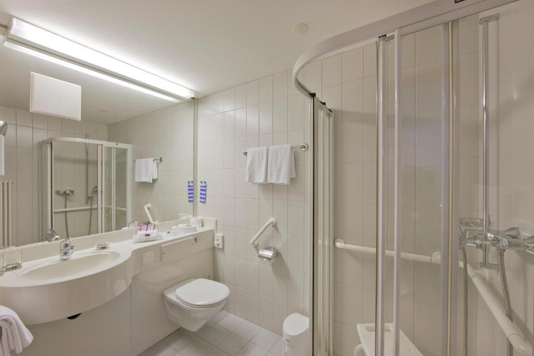 Bathroom 5, Hotel Alex Business & SPA, Brig