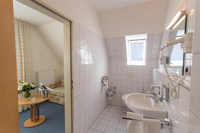 Bathroom 3, Hotel Restaurant Brintrup, Münster