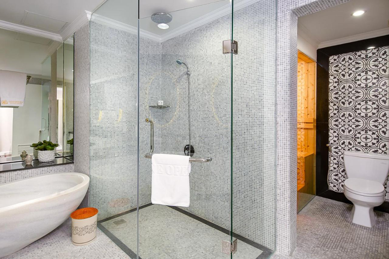 Bathroom 5, Muong Thanh Luxury Song Han Hotel, Da Nang