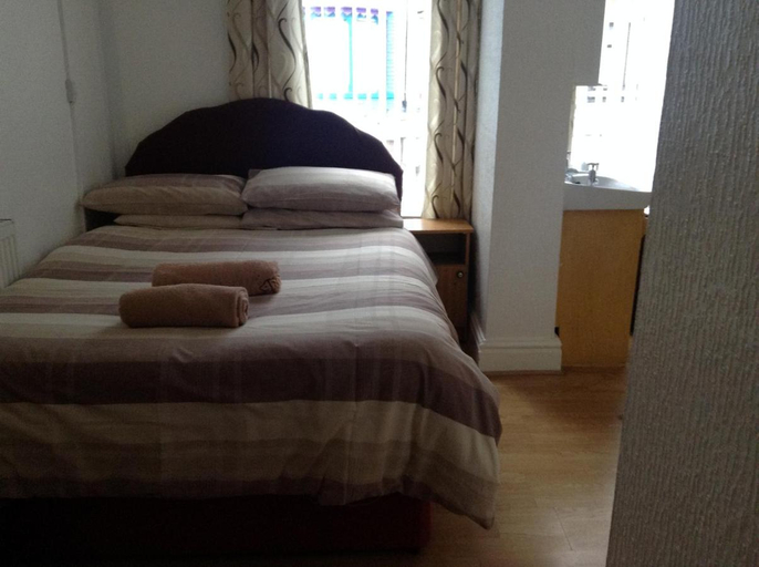 Bedroom 2, Fairhaven Hotel on Woodfield Road, Blackpool