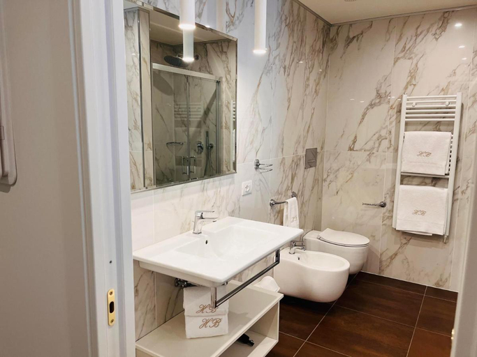Bathroom 4, Hotel Bouganville, Potenza