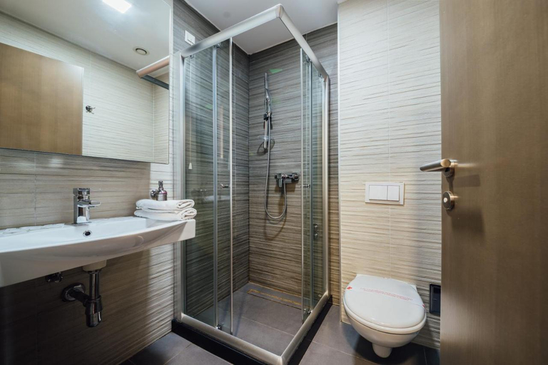 Bathroom 4, Hotel Walter, Sarajevo