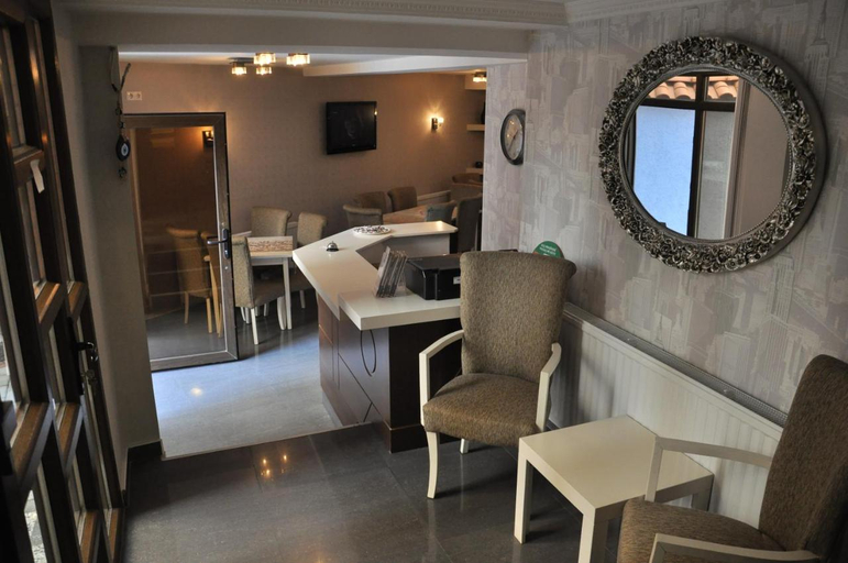 Others 5, Hotel Prima, Priština