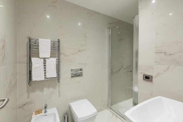 Bathroom 5, Floris Hotel, Rome