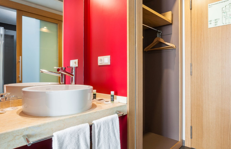 Bathroom 4, Exe Princep
