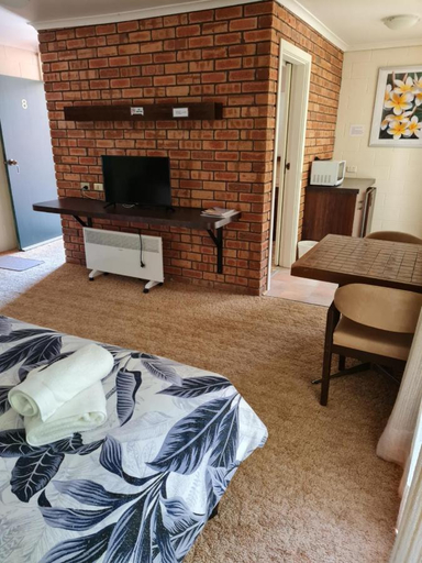 Others 5, Toora Lodge Motel, South Gippsland - East