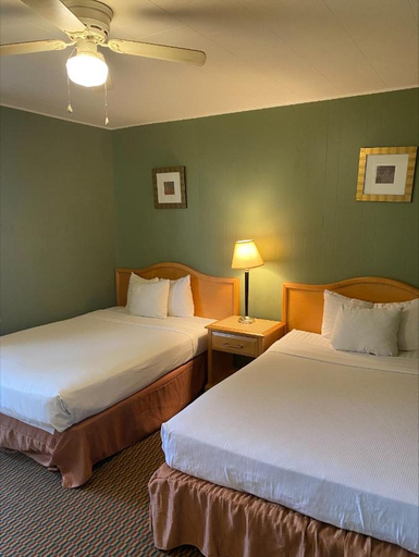 Bedroom 3, 2400 Motel, Greater Vancouver