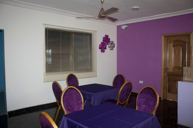 Others 5, Peemarys Hotel, Tema
