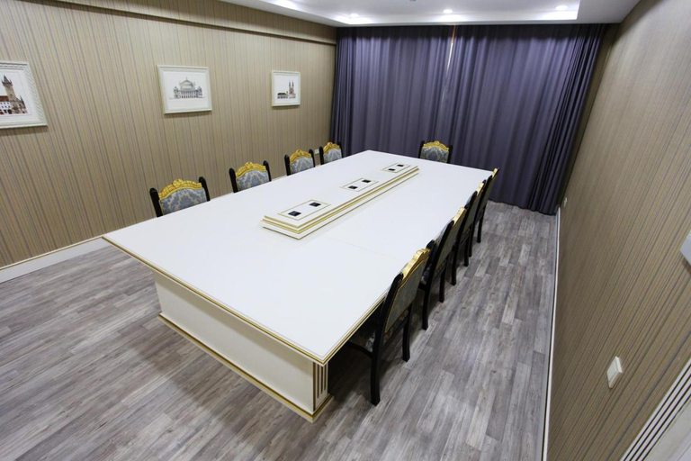 Business Facilities, Opera Hotel, Baku