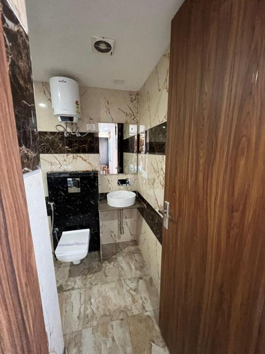 Bathroom, Hotel Royal Inn, Chitradurga