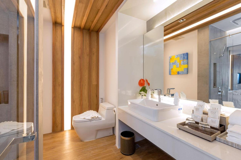 Bathroom, The Bay and Beach Club, Phuket Island