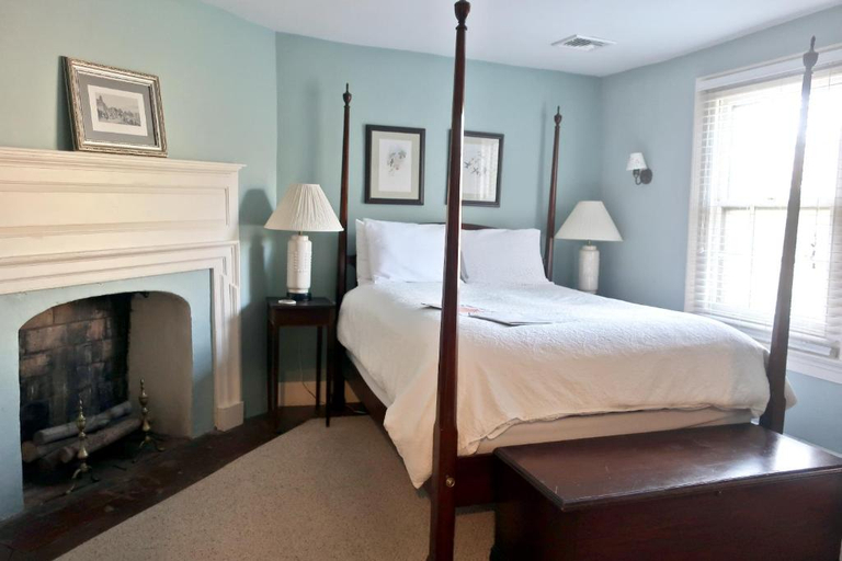 Bedroom 4, Chauncey Hotel Conference Center, Mercer