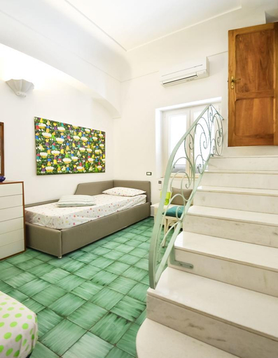 Bedroom 5, AMORE RENTALS - Casa Raffi, Salerno