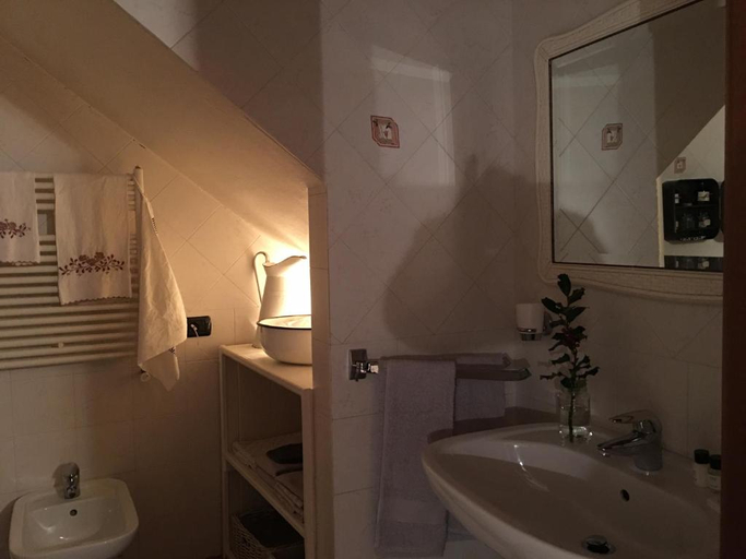 Bathroom 3, Casa Vacanza Castagna, Como