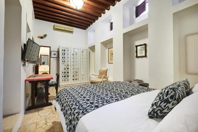 Bedroom 5, XVA Art Hotel, Dubai