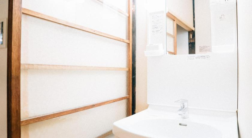 Bathroom 2, Tenjin 旅音, Kanazawa