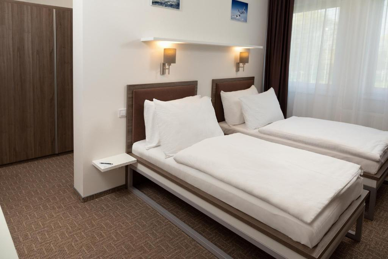 Bedroom 5, Sky Hotel Prague, Praha 6