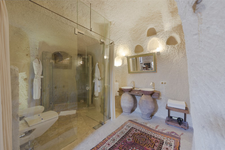 Bathroom 4, Goreme Anatolian Houses, Nevşehir
