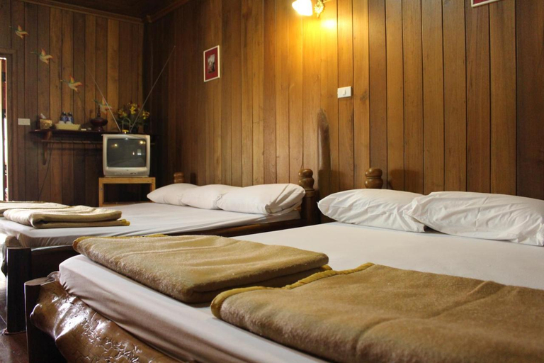 Bedroom 5, Chaisathan Cottage, Saraphi