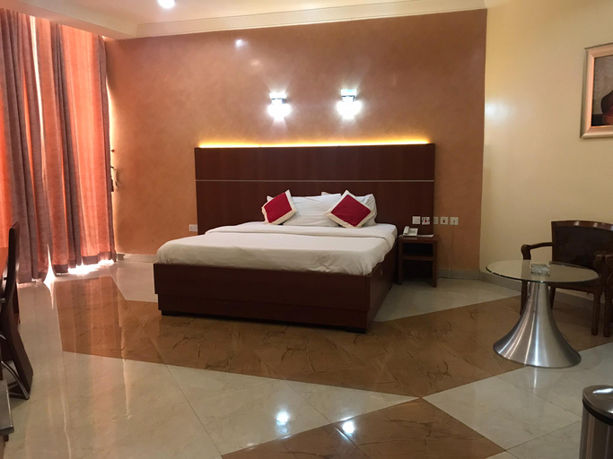Bedroom 3, Newton Park Hotels & Resort, AbujaMun
