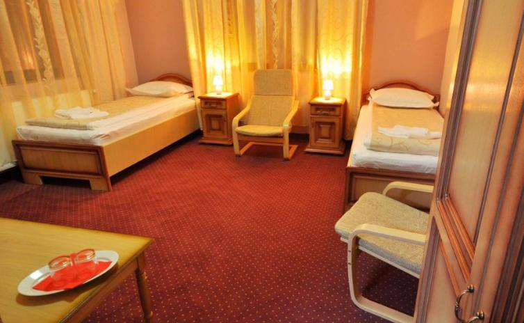Bedroom 5, Camves Inn, Sarasau