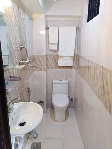 Bathroom 2, Hotel Terracotta And Rooftop Restaurant, Bagmati