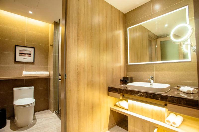 Bathroom 3, Atour Hotel Xi'an Xiaozhai Petroleum University, Xi'an