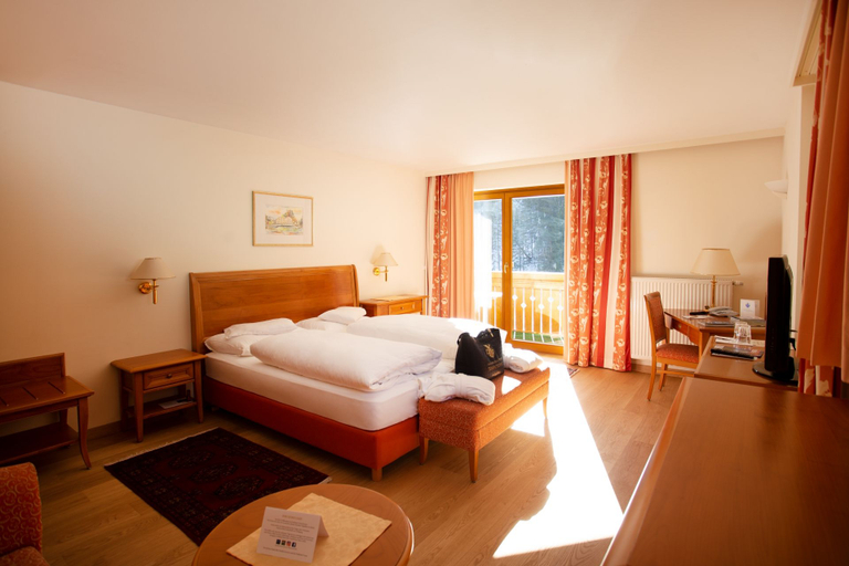 Bedroom 4, Parkhotel Tristachersee, Lienz