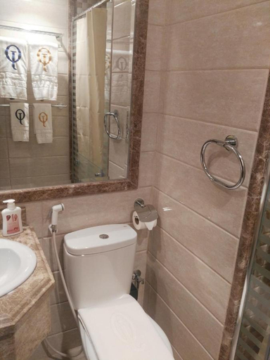Bathroom, Anwar Al Aseel Hotel, Makkah