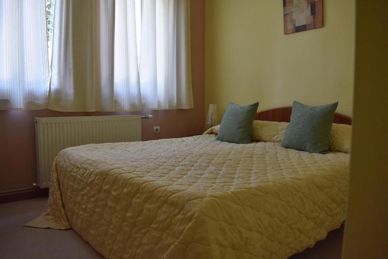 Bedroom 2, Family Hotel Bashtina Kashta, Koprivshtitsa