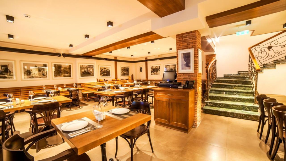 Food & Drinks 5, Porta Caucasuia, Kazbegi