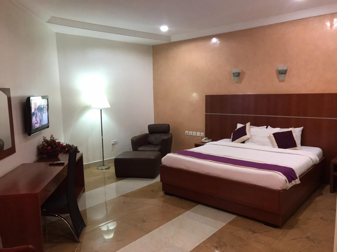 Bedroom 2, Newton Park Hotels & Resort, AbujaMun