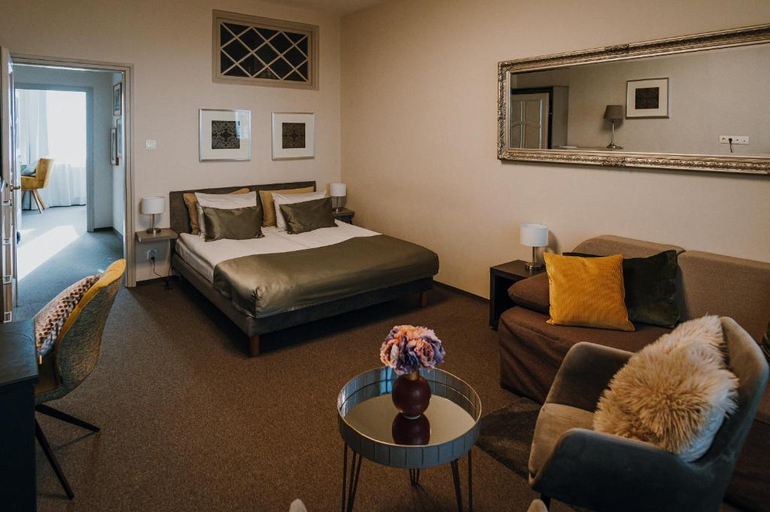 Bedroom 2, HOTEL KORONA SZEGED, Szeged