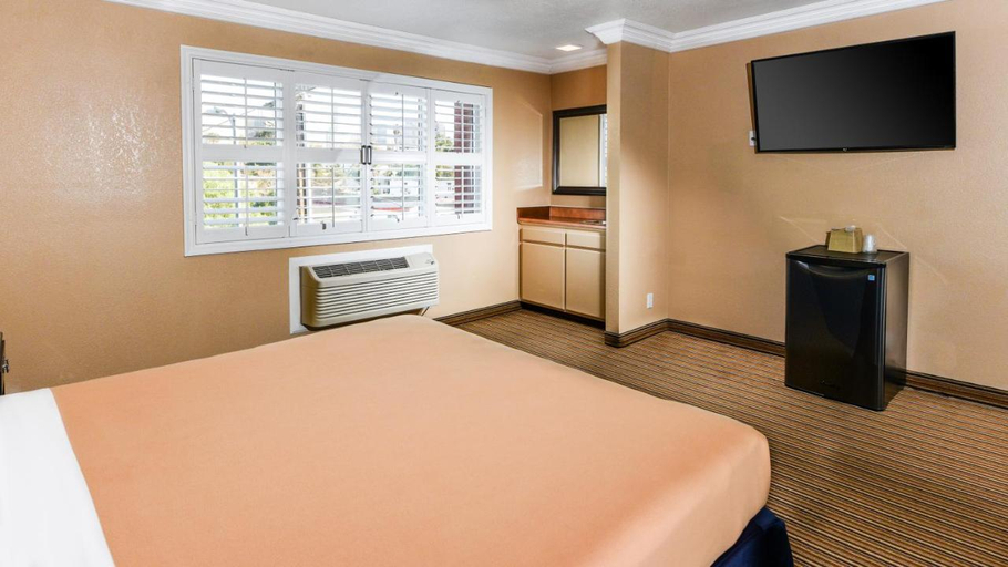 Bedroom 4, Hollywood Inn Express South, Los Angeles