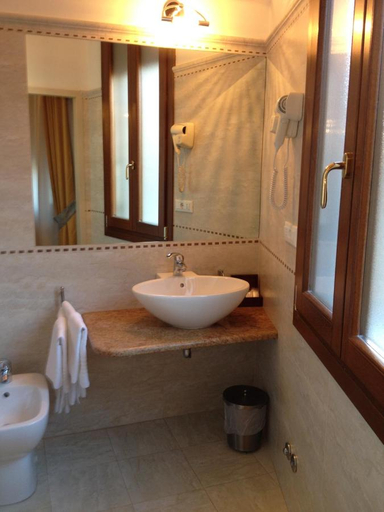 Bathroom 4, Ca Dei Polo, Venezia