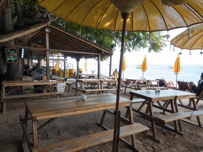 Public Area 4, Gili Divers Hotel, Lombok