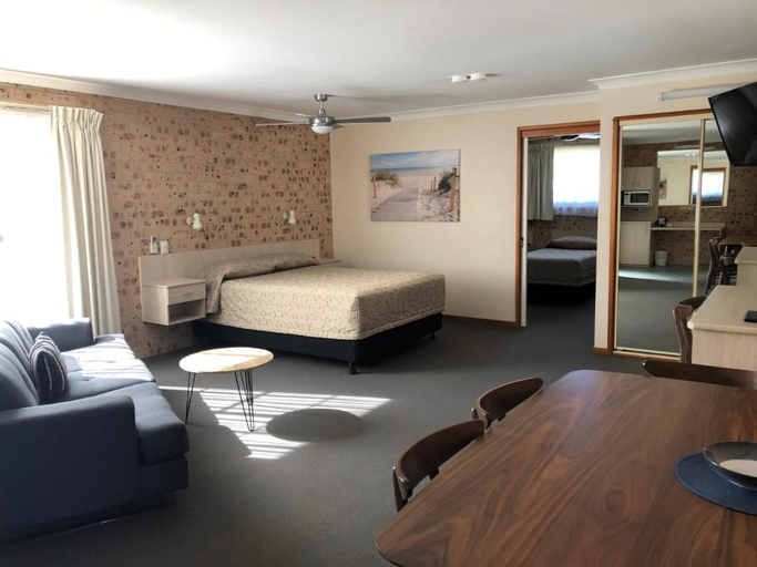Bedroom 2, Cardiff - Motor Inn, Lake Macquarie - North