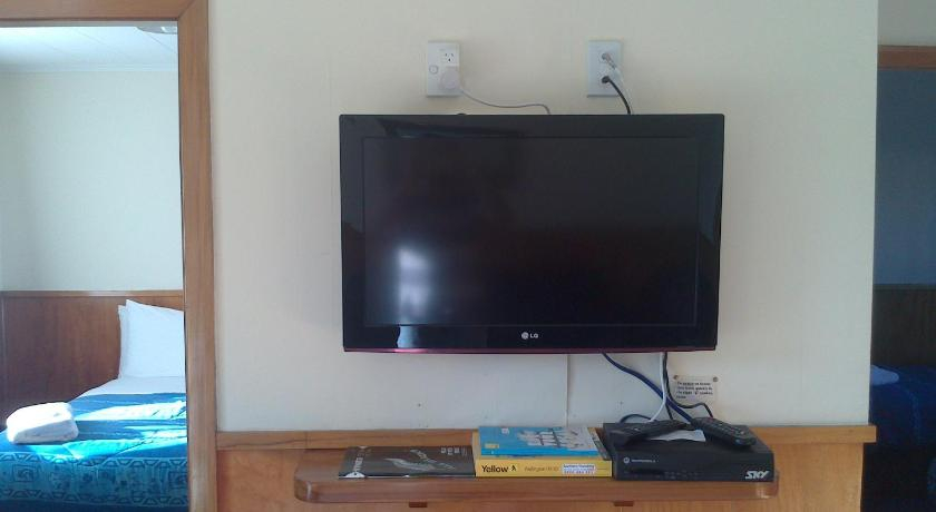 Others 5, Otaki Motel, Kapiti Coast