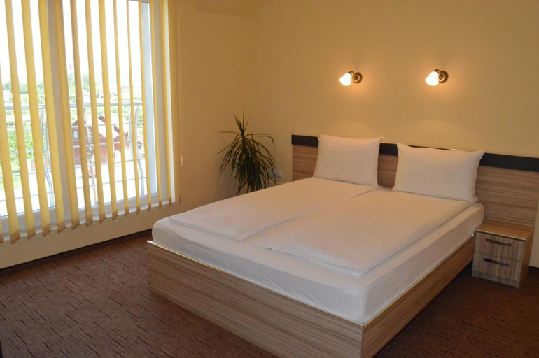 Bedroom 4, Pensiunea Beverly Hills, Sanmartin