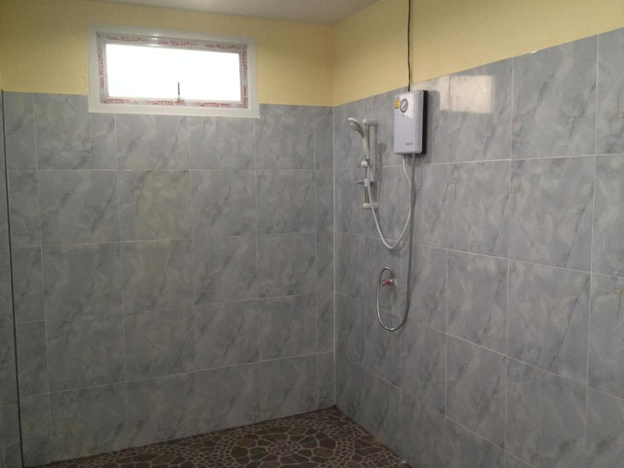 Bathroom, Kathu Waterfall Bungalow, Pulau Phuket