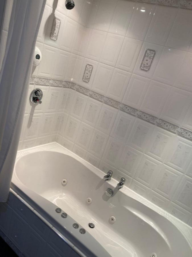 Bathroom 5, BESSEMER HOTEL, Merthyr Tydfil