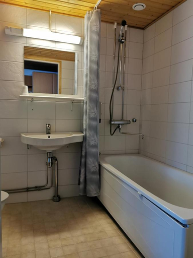 Bathroom 2, Saariselk Inn, Lapland