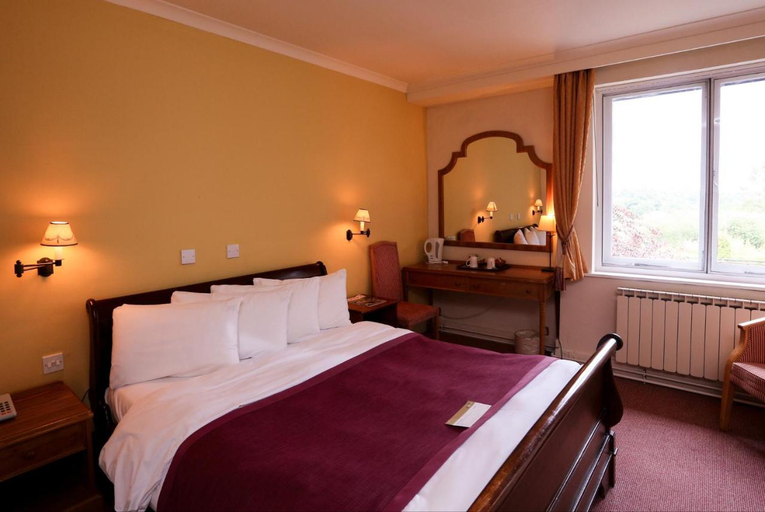 Bedroom 2, Roebuck by Greene King Inns, East Sussex