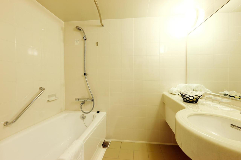 Bathroom 3, Hotel Konigs-Krone Kobe, Kobe