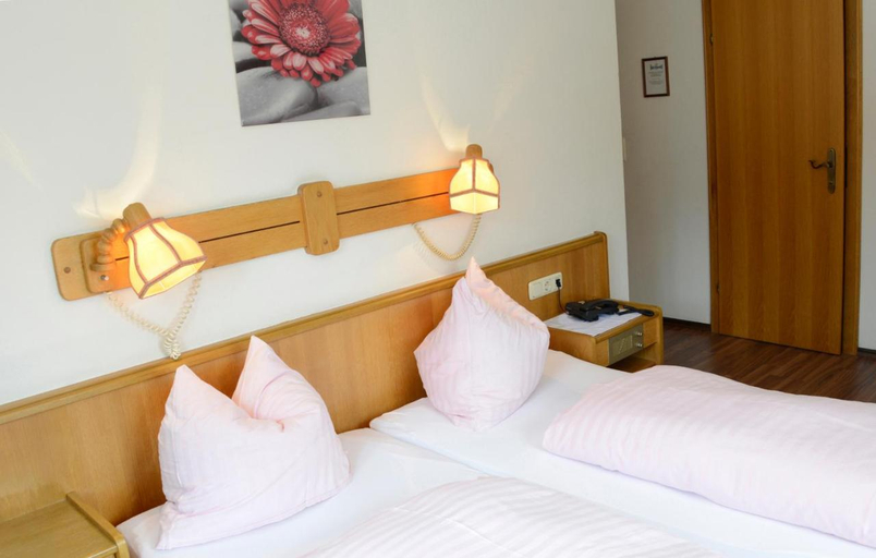 Bedroom 2, Hotel Hafnerwirt, Hallein