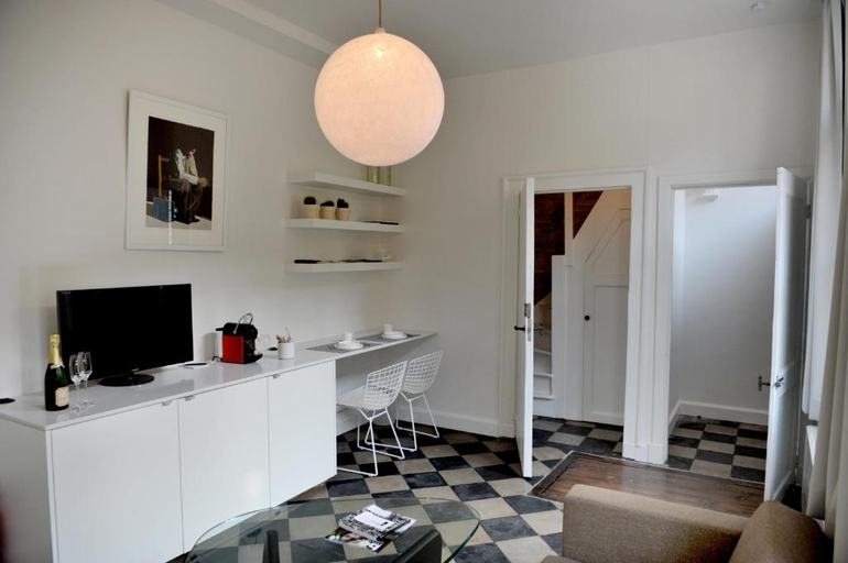Others 3, Guesthouse Bernardin, Antwerpen