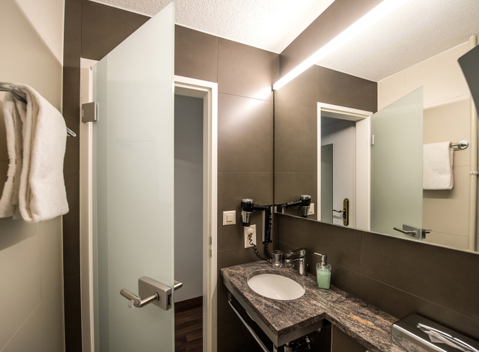 Bathroom 4, Alexander Guesthouse, Zürich