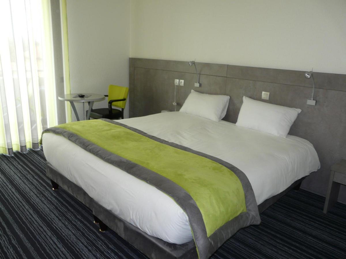 Bedroom 2, Logis Hotel le Chatard, Rhône