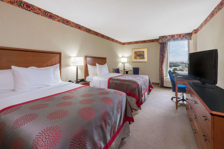 Others 4, DoubleTree by Hilton Laredo, Webb