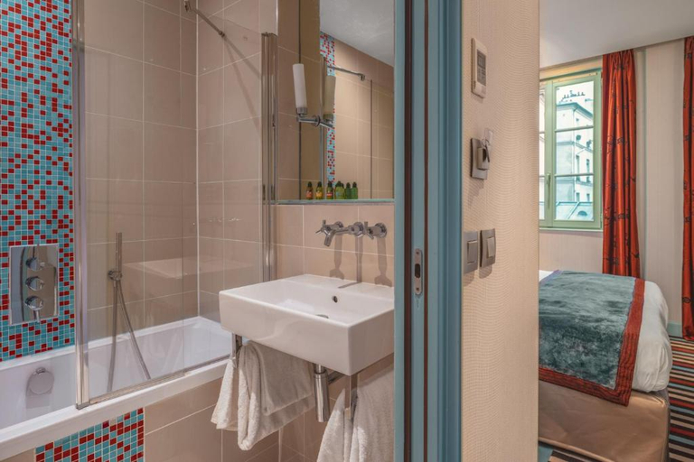 Bathroom, Le Petit Paris, Paris